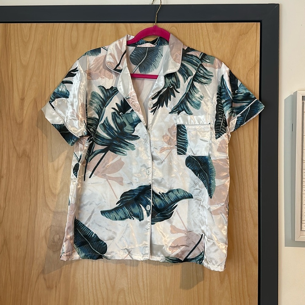 Silk palm print pajamas